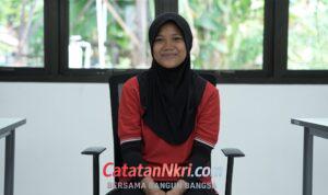 Sendiri di Tengah Perbedaan, Siswi Berhijab Ini Menemukan Rumah Baru di Sekolah Rakyat Kupang