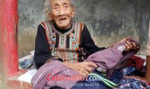 Kebakaran Dapur Menyambar, Rumah Nenek Berusia 100 Tahun Tak Tersisa