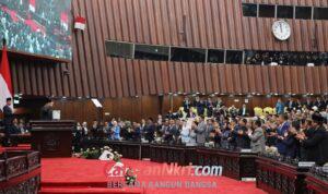 Prabowo Perintahkan Bank HIMBARA Turunkan Bunga Kredit untuk Rakyat Miskin