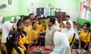 Jadi Presiden hingga Bawa Indonesia ke Piala Dunia, Kala Prabowo Dengarkan Cita-Cita Pelajar SMP 111 Jakarta Barat